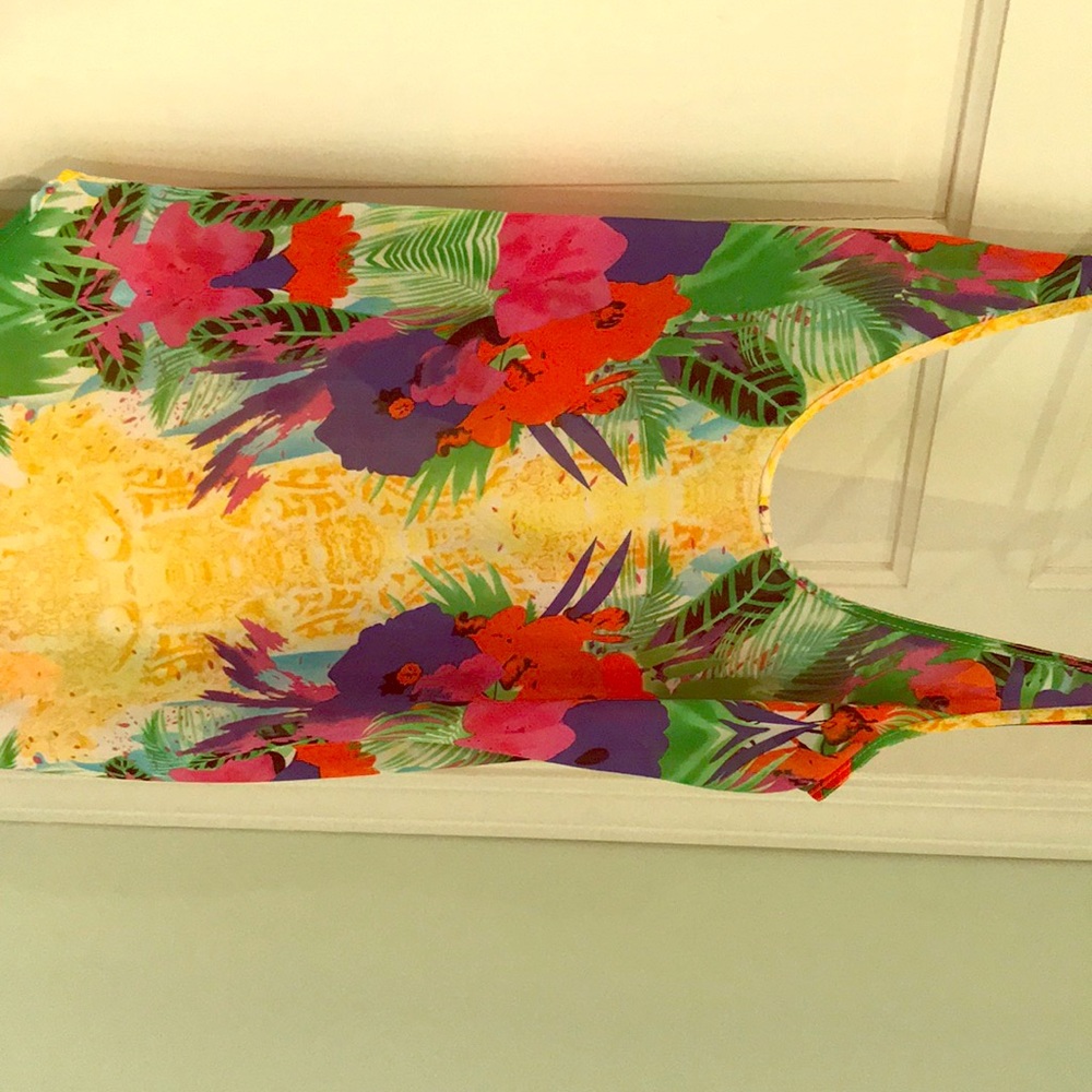 Eight sixty small floral tank